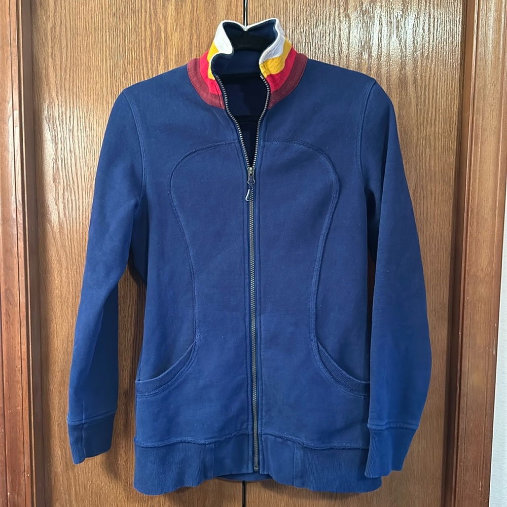 Lululemon vintage jacket-navy with colorful collar.